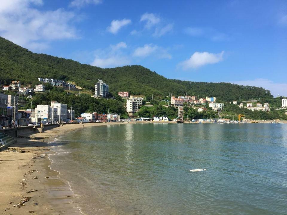Gonggan Residence Hotel Geoje Exteriör bild